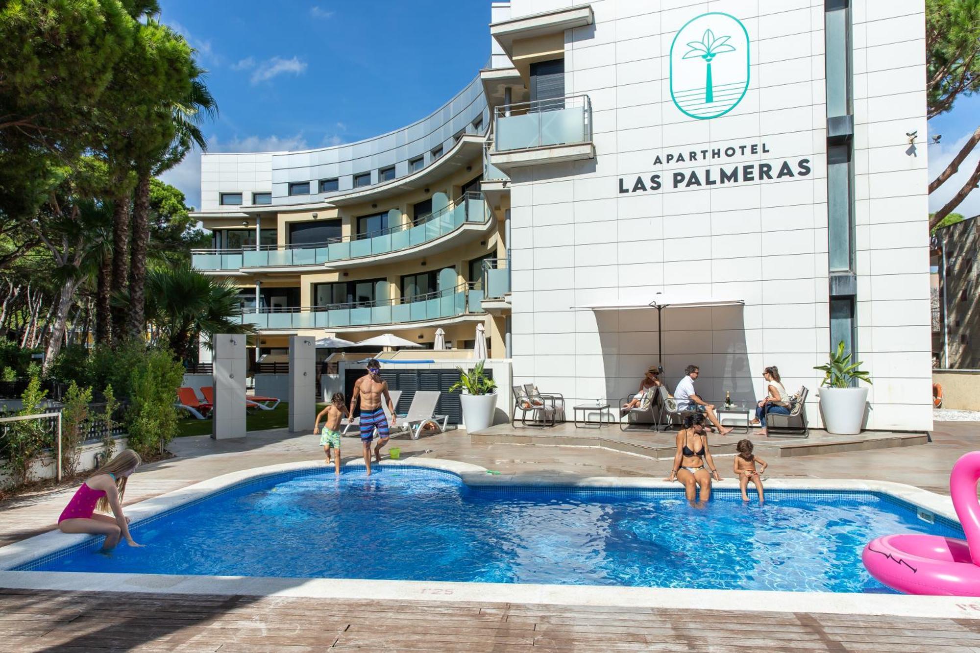 Aparthotel Las Palmeras Castelldefels Kültér fotó